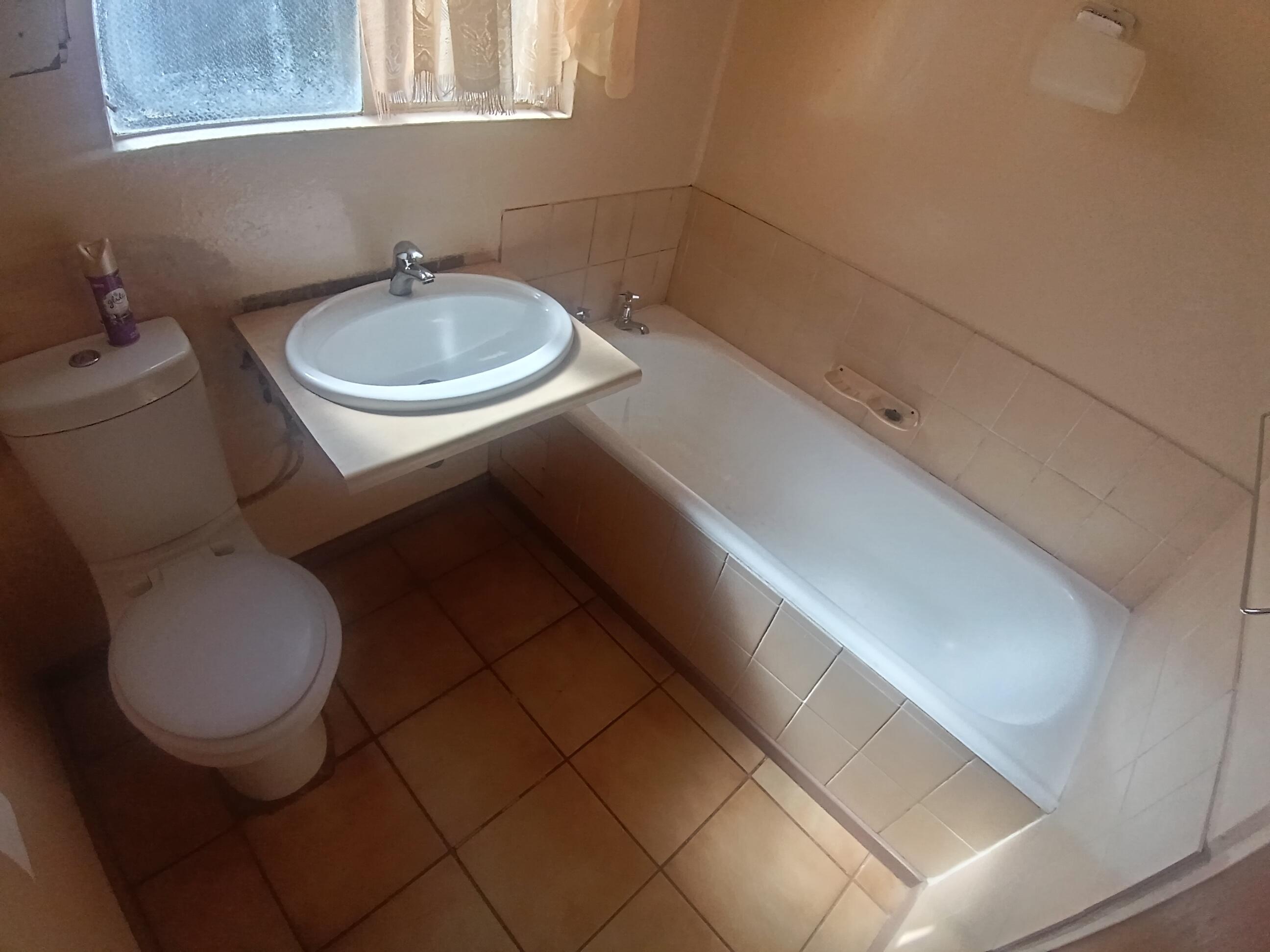 Image 4 of 6