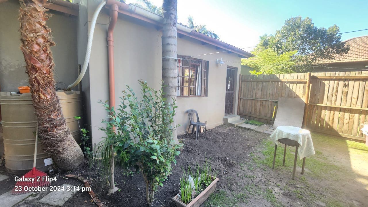 Image 4 of 6