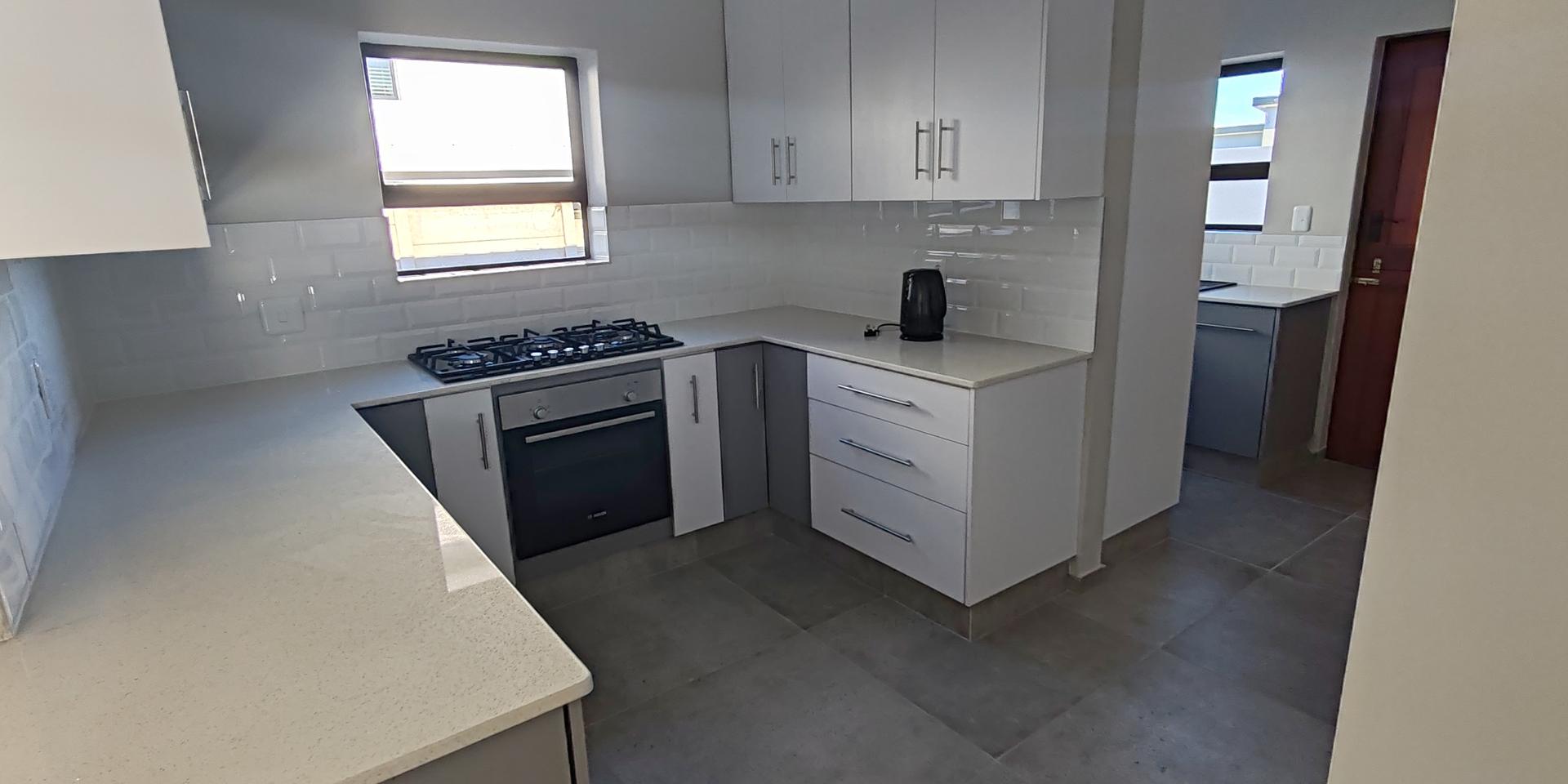 Image 4 of 6