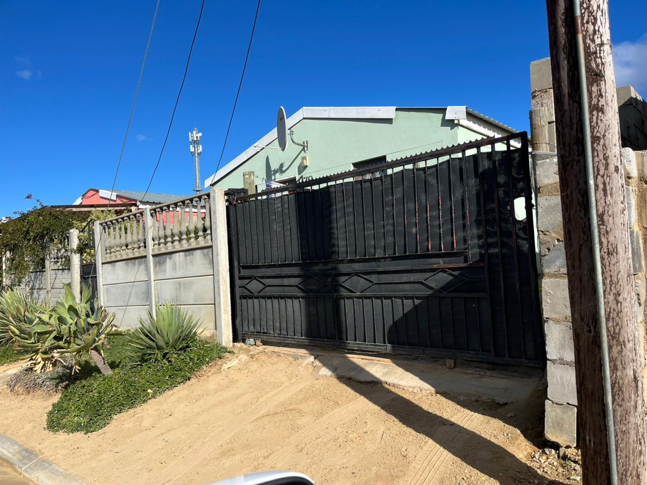 Image 4 of 6