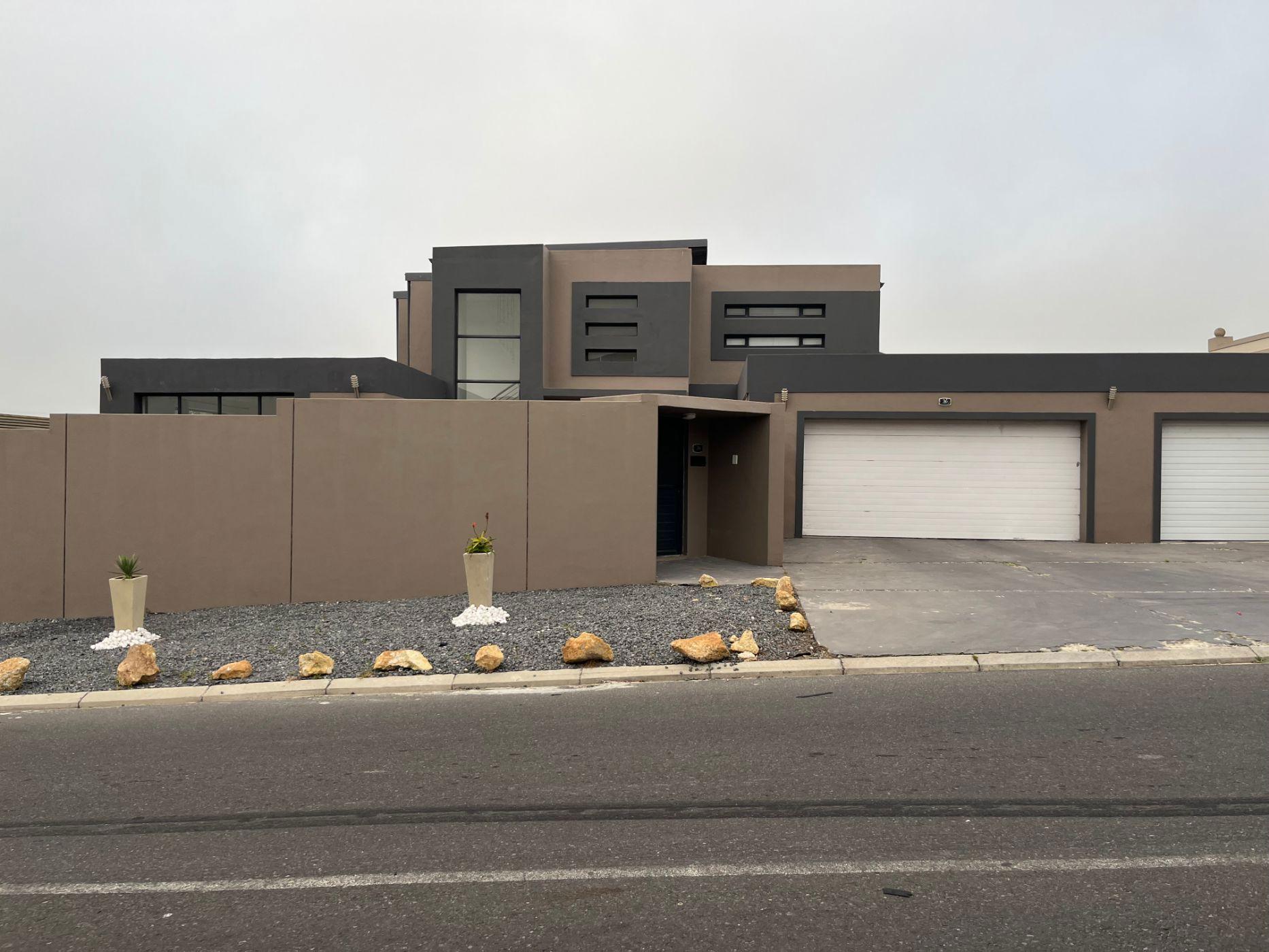 Image 4 of 6
