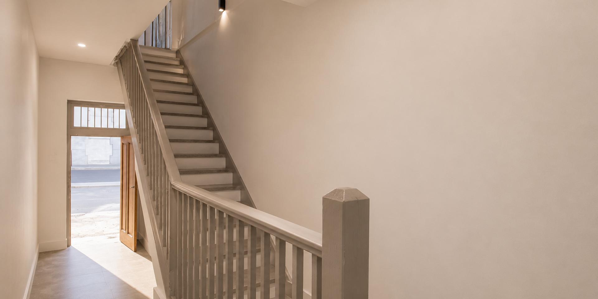 Image 4 of 6