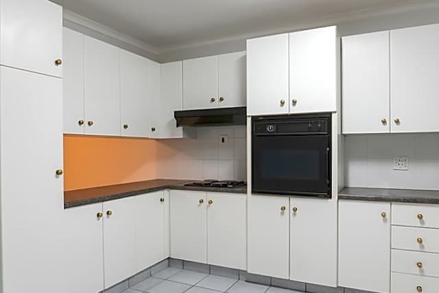 Image 4 of 6