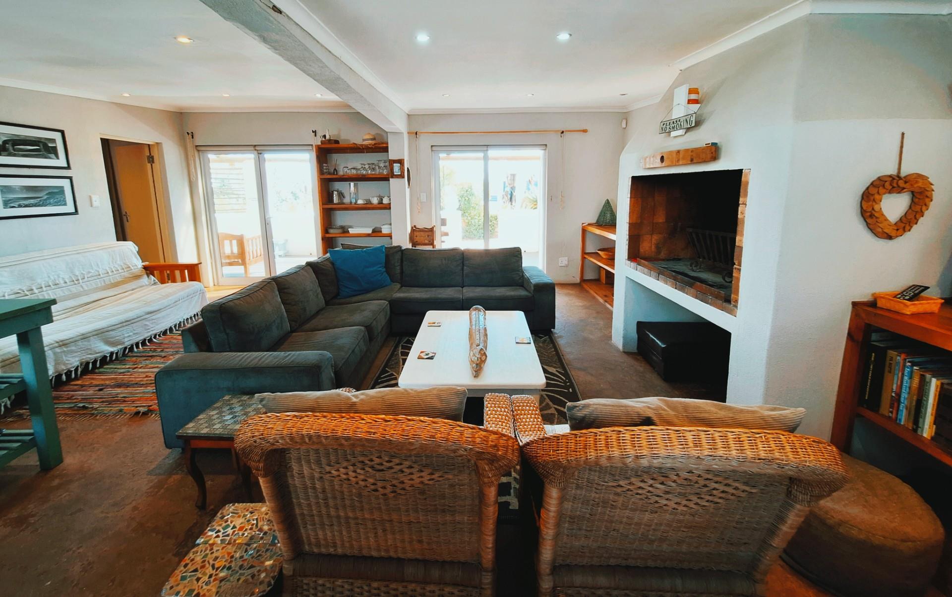 Image 4 of 6