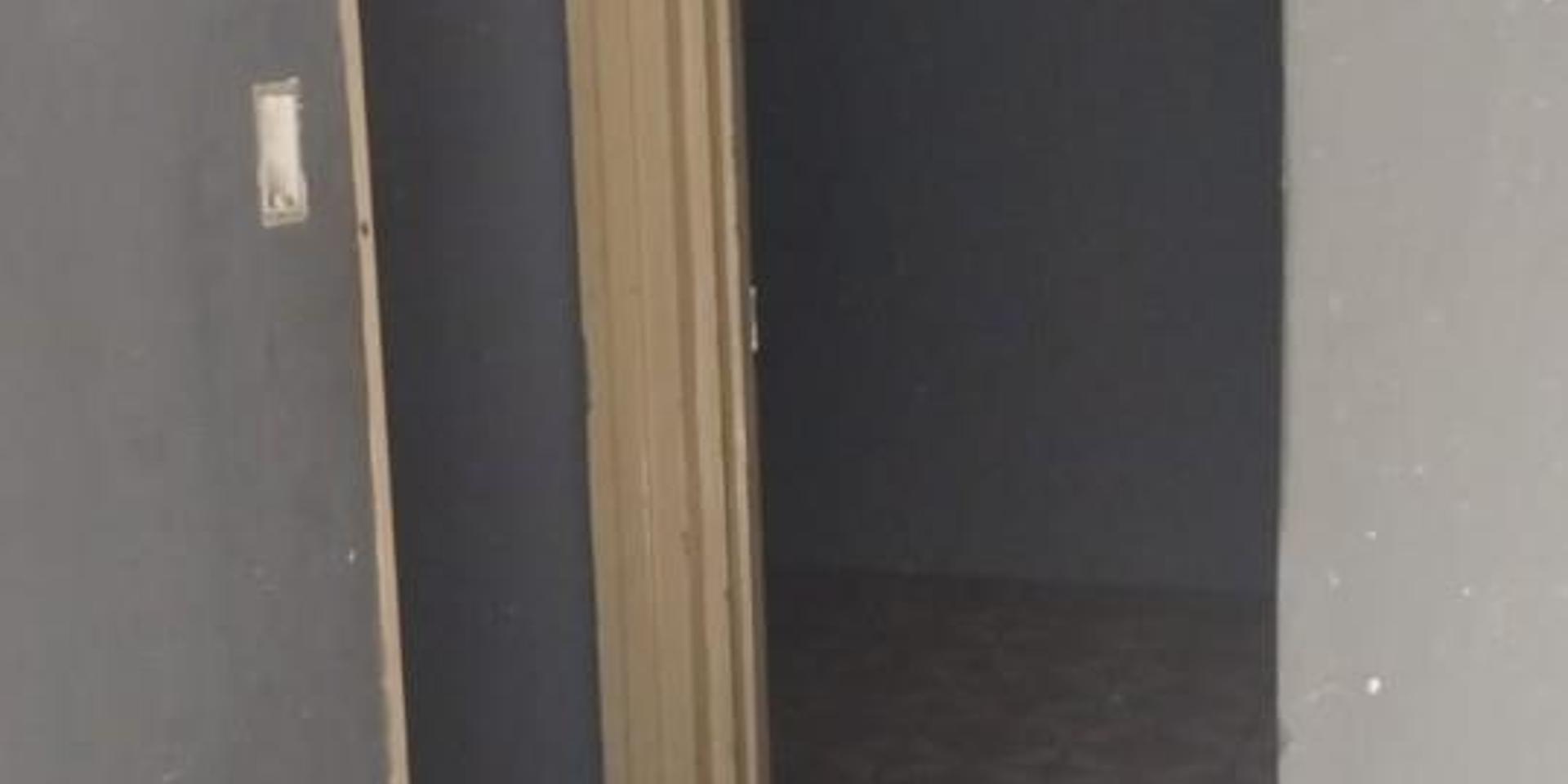 Image 3 of 6