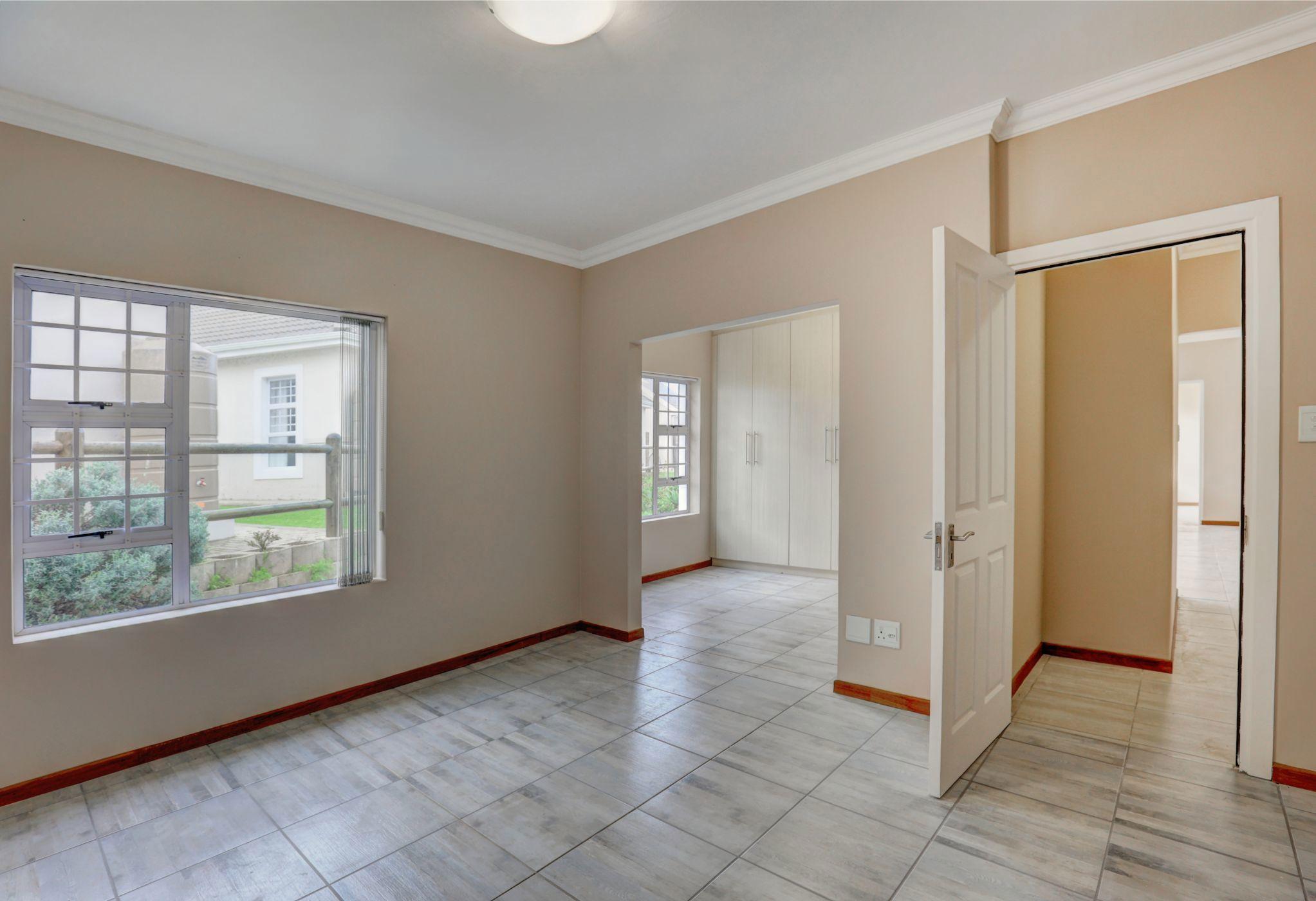 Image 2 of 6