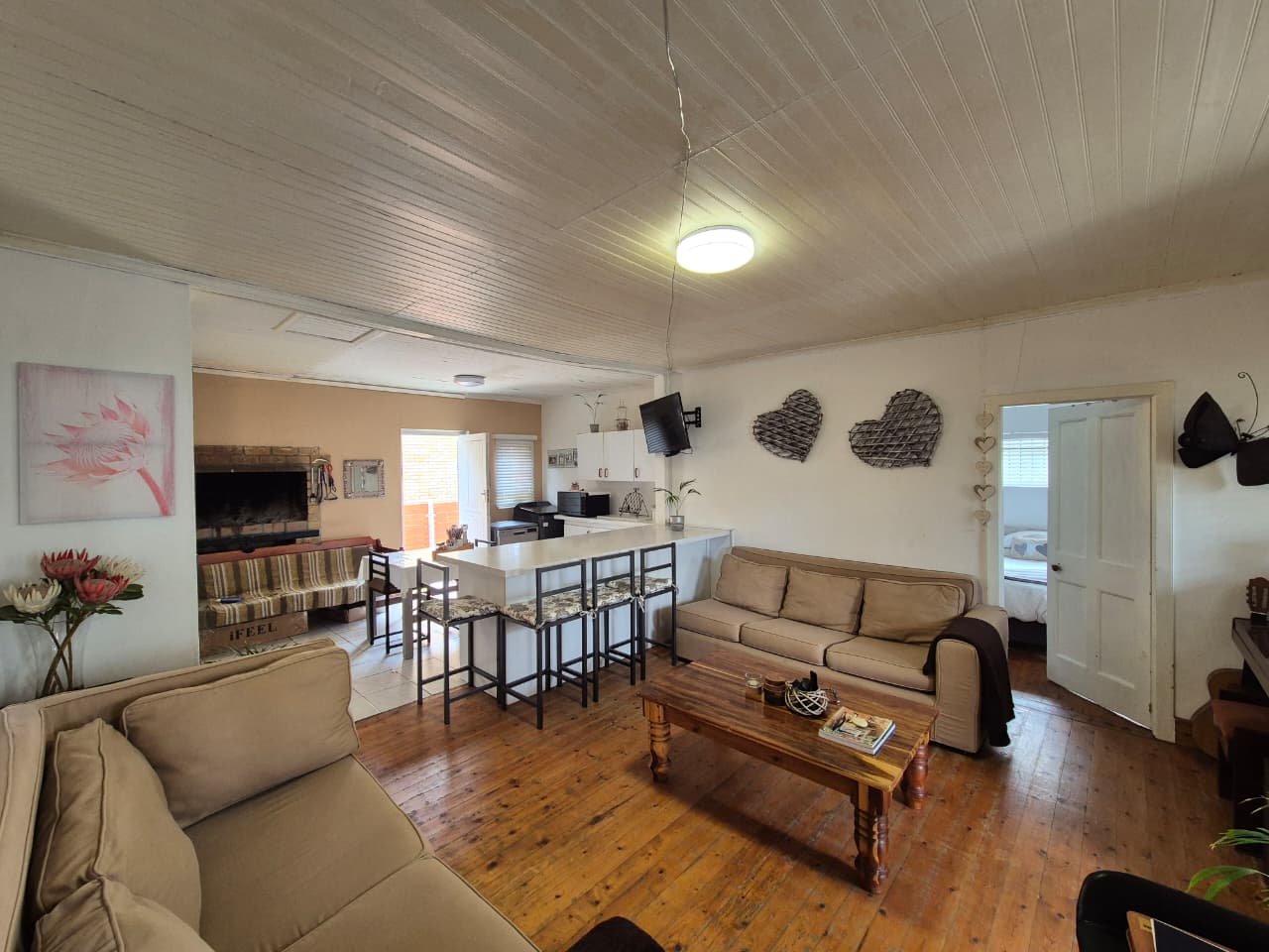 Image 3 of 6