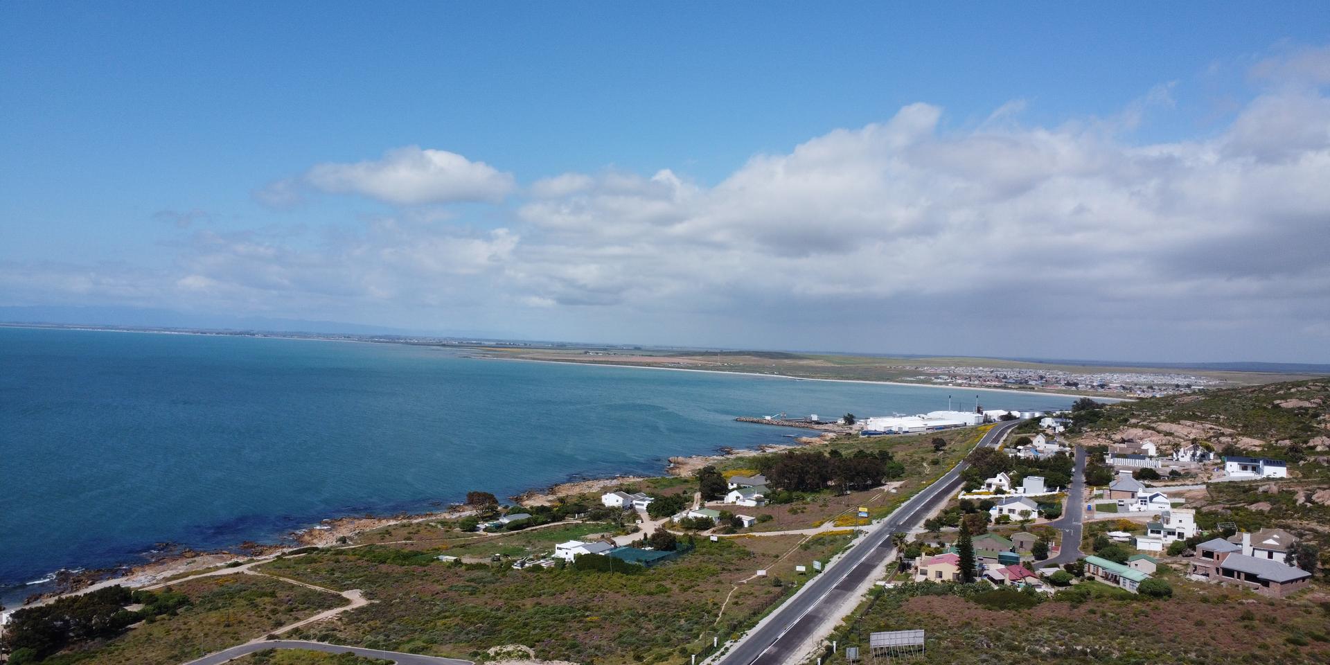 Image 2 of 6