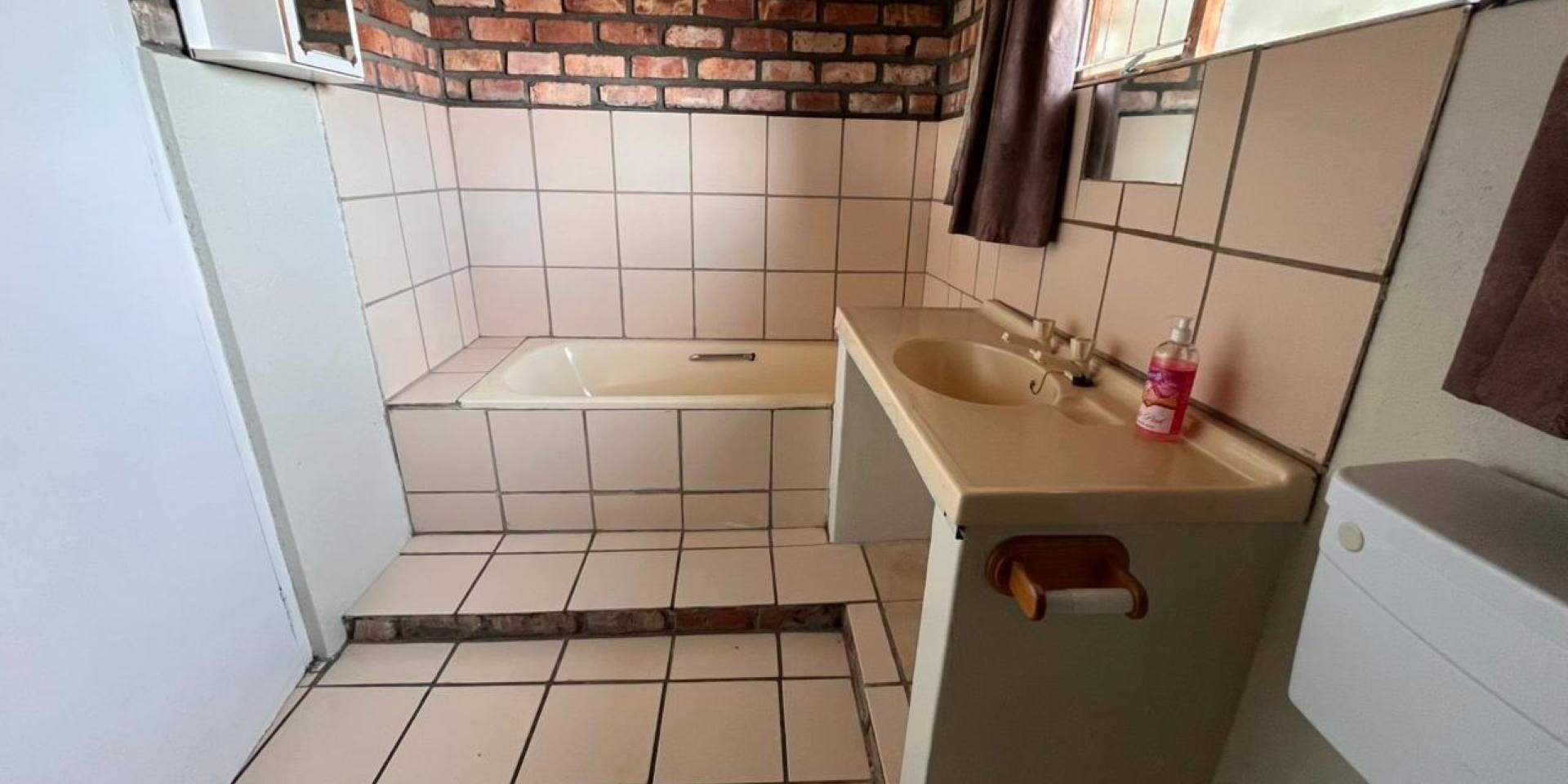 Image 2 of 6