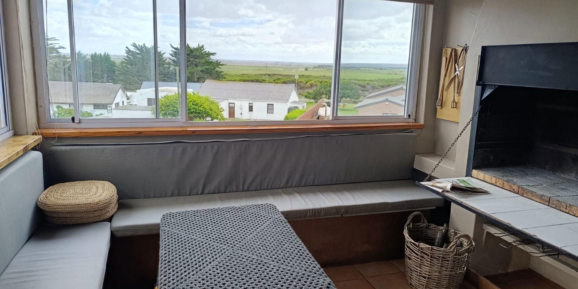 Image 4 of 6