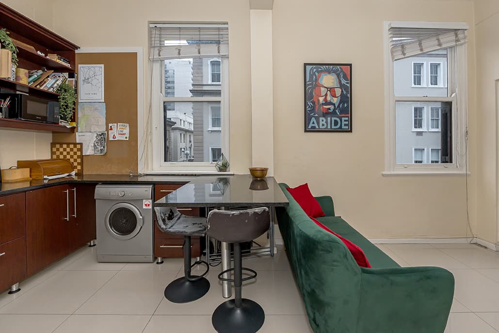 Image 4 of 6