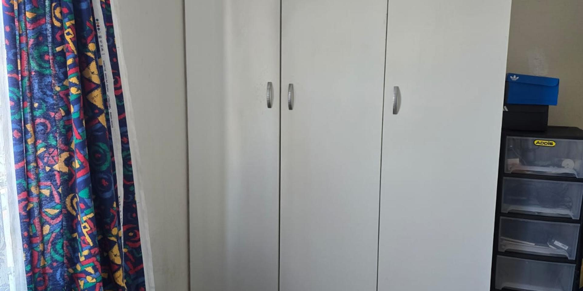 Image 4 of 6
