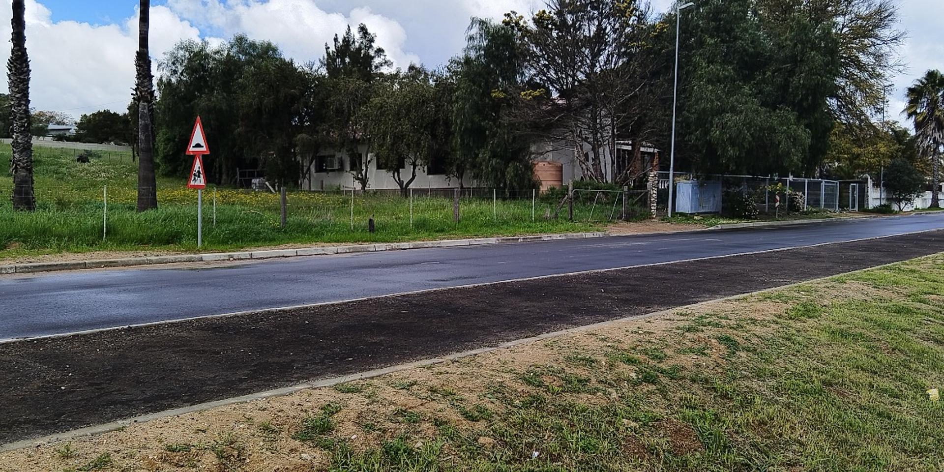 Image 2 of 6