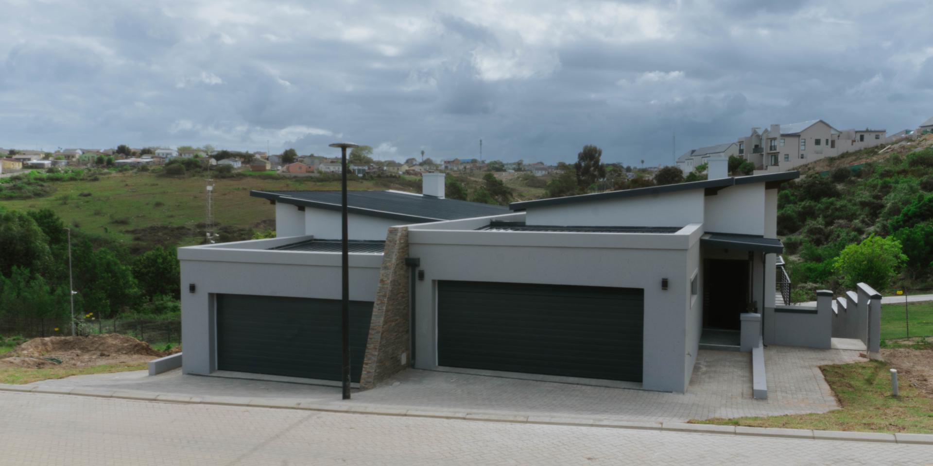 Image 2 of 6