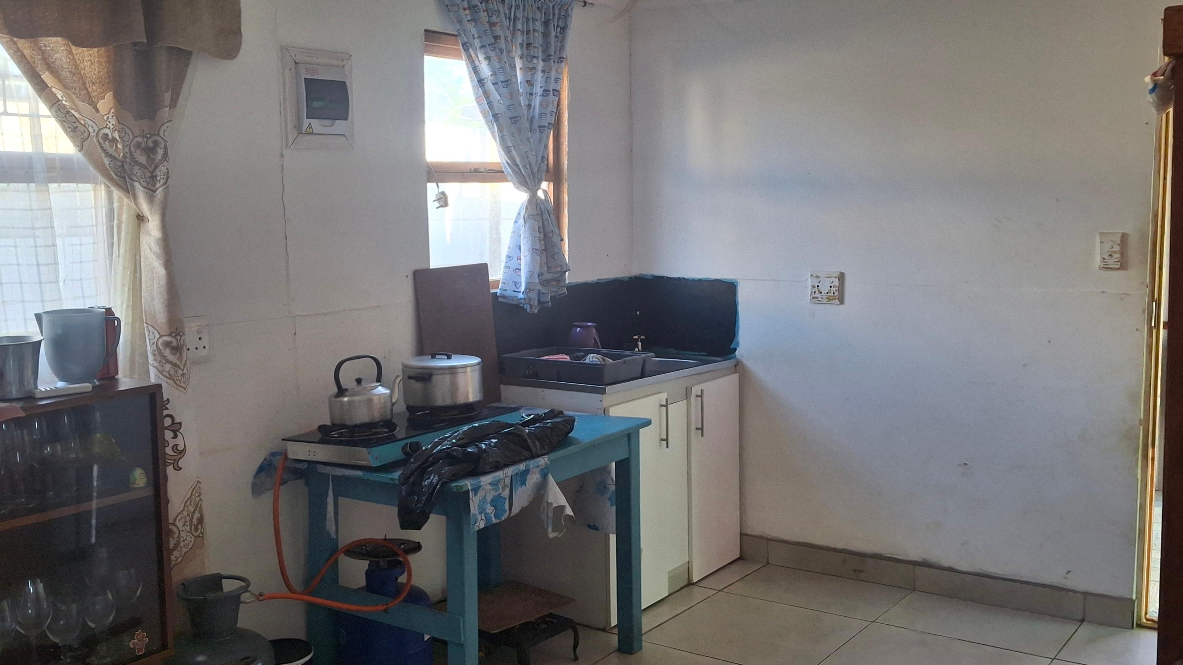 Image 3 of 6