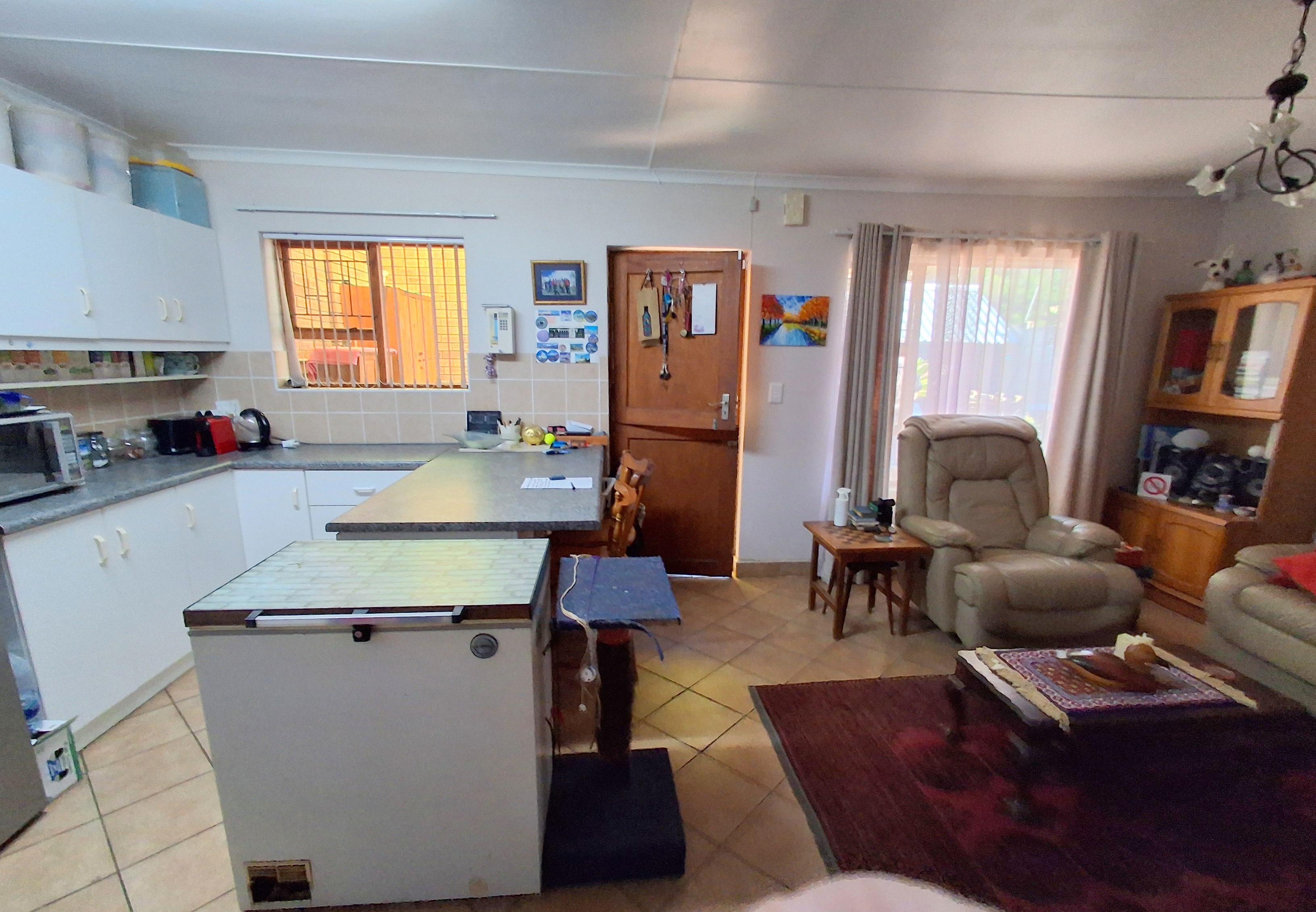 Image 4 of 6