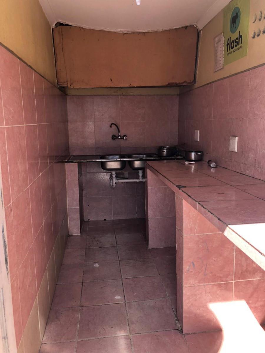 Image 4 of 6