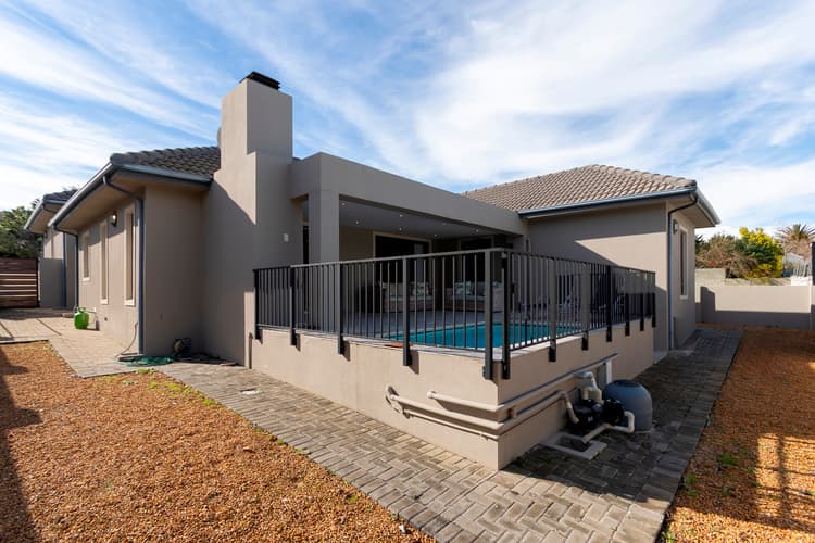 Main property image