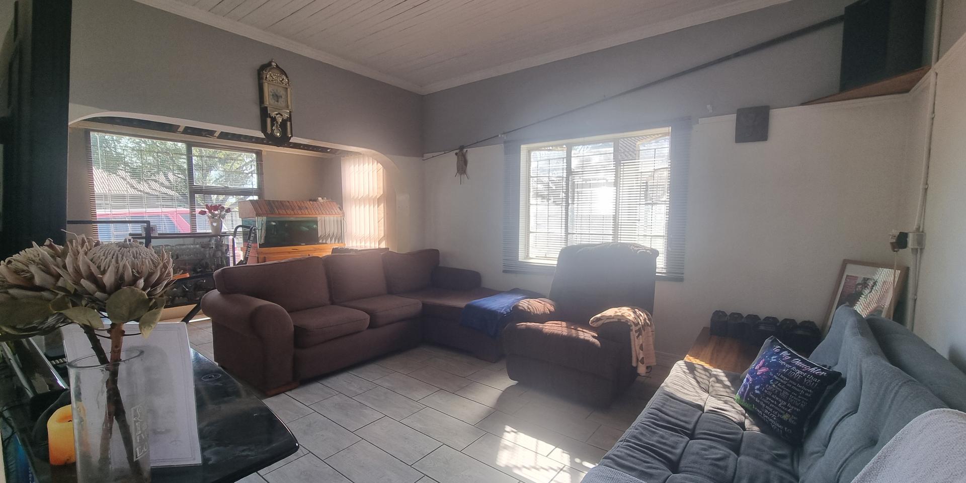 Image 3 of 6