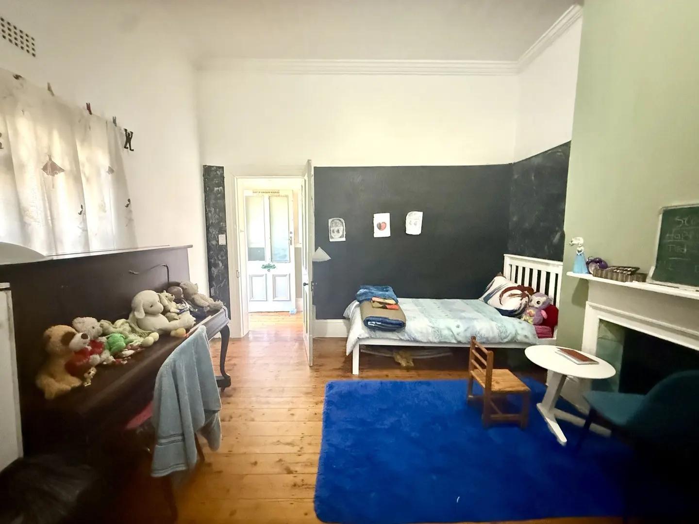 Image 2 of 6