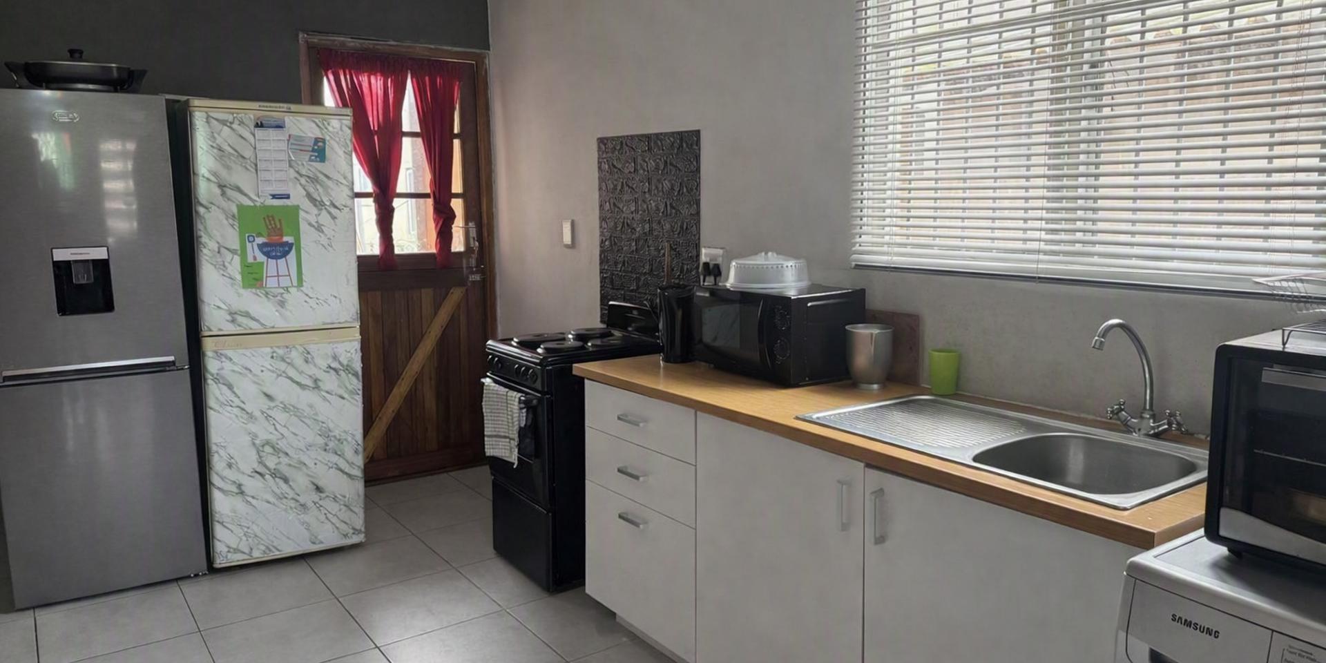 Image 4 of 6