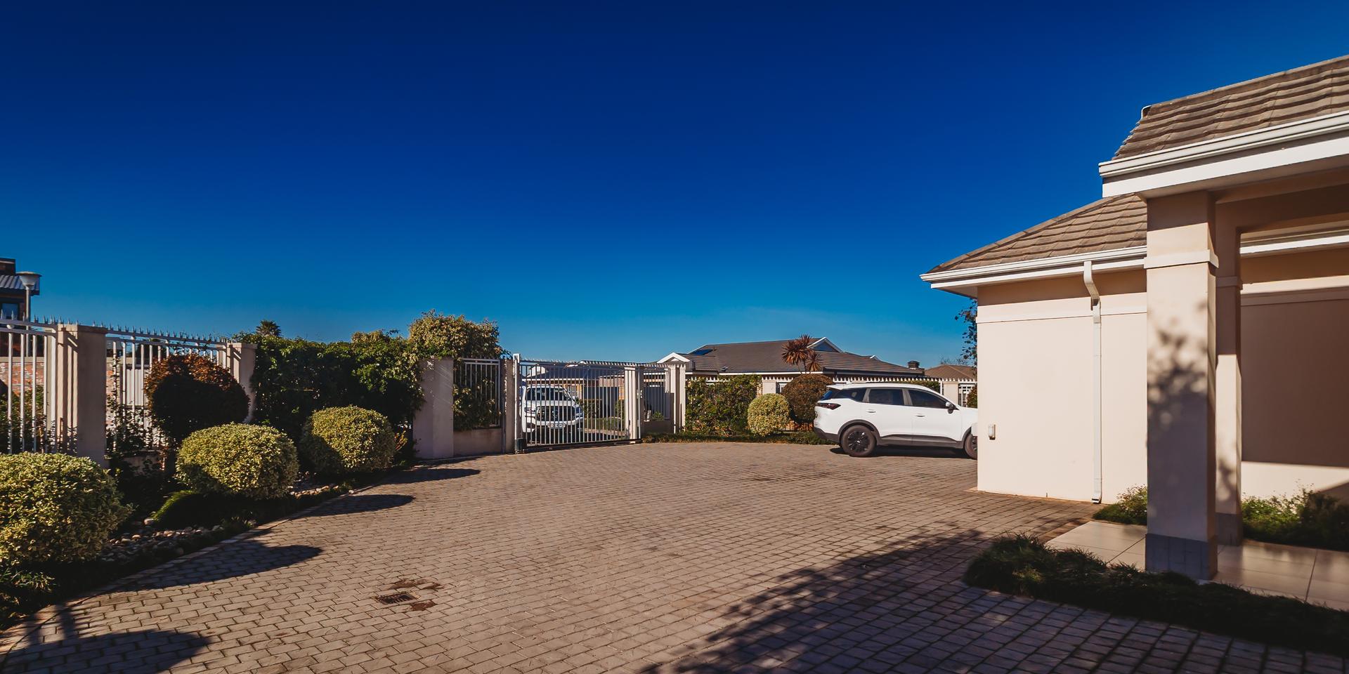 Image 4 of 6