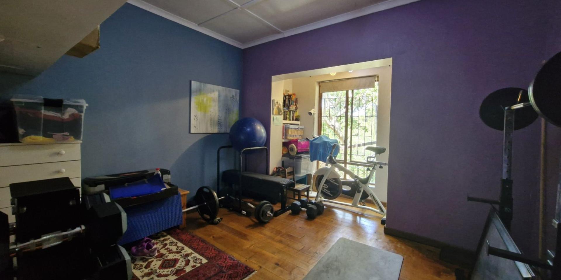 Image 4 of 6