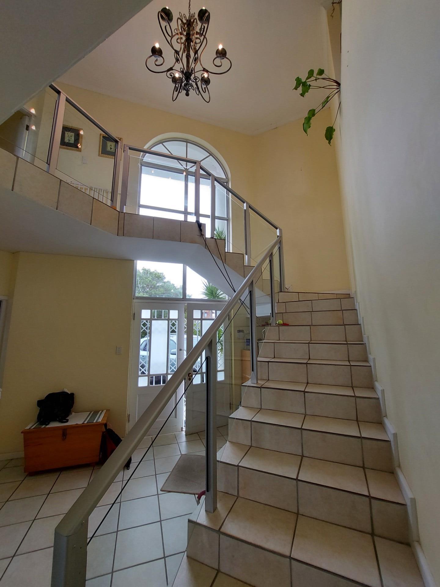 Image 4 of 6