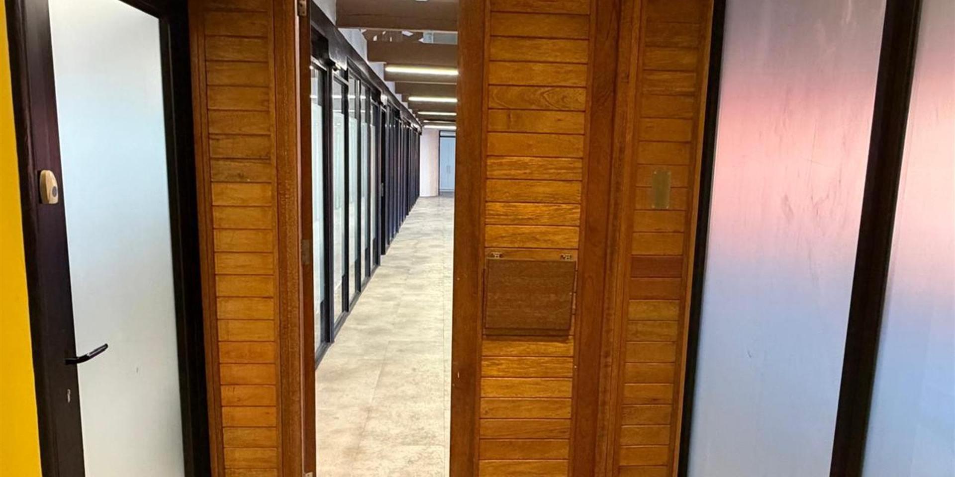 Image 2 of 6