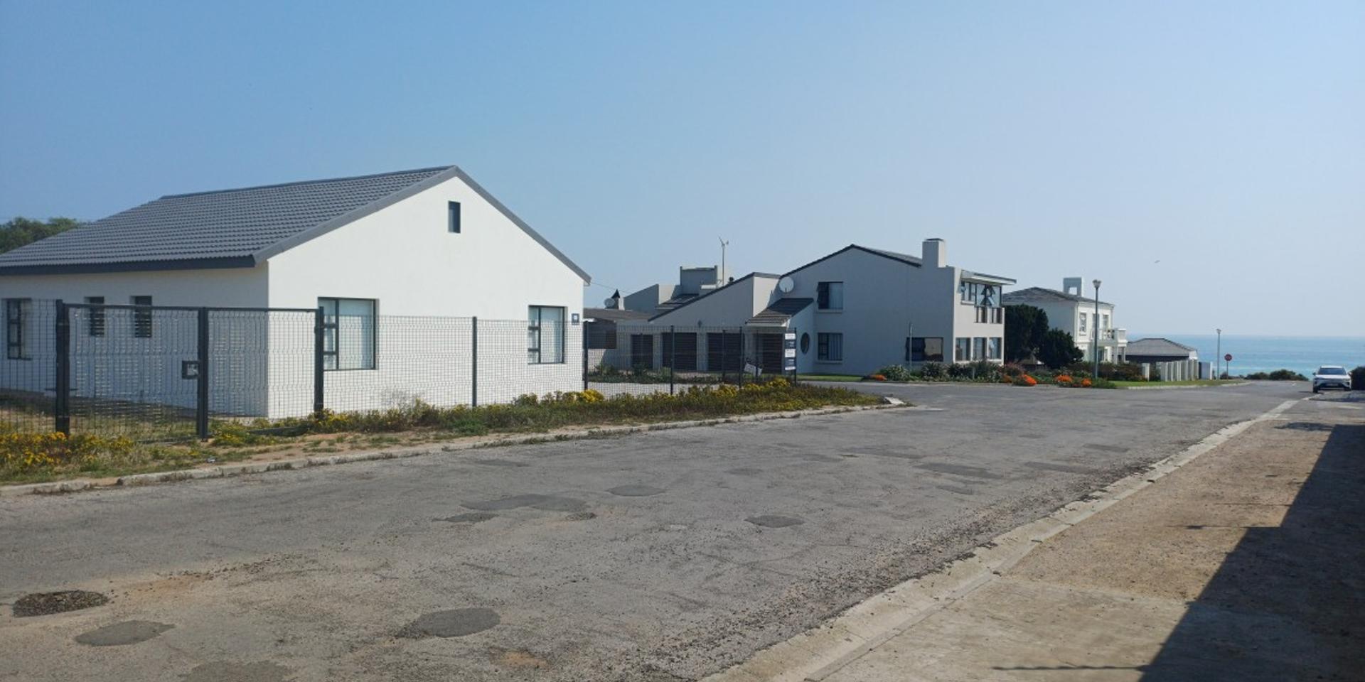 Image 4 of 6