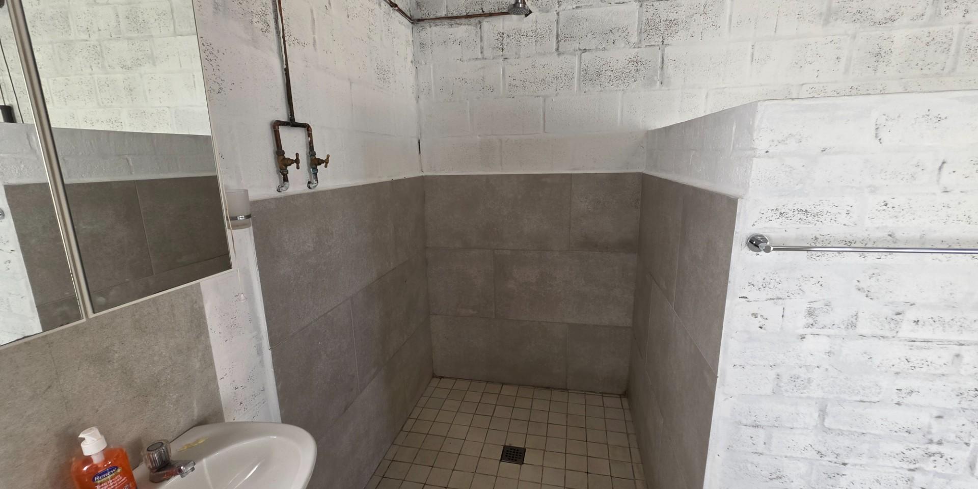 Image 4 of 6