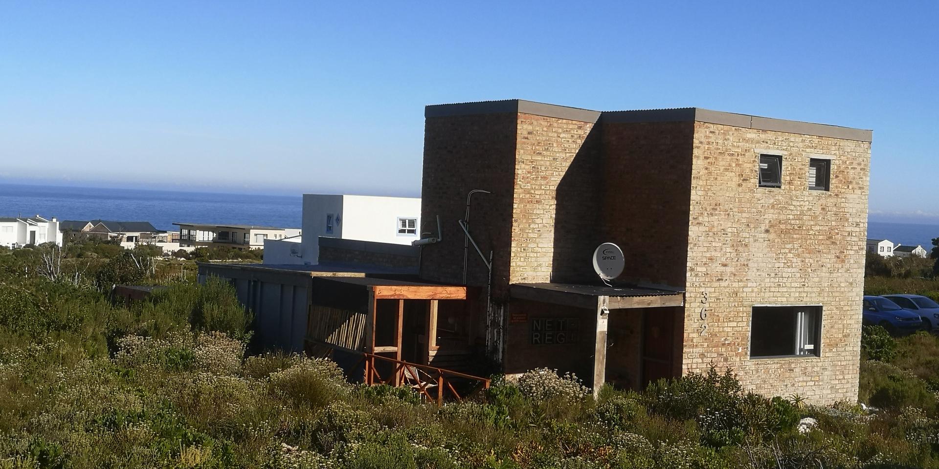 Image 2 of 6