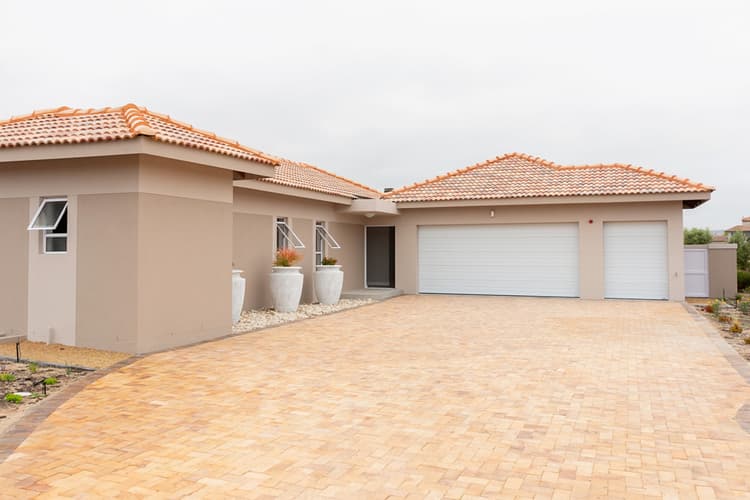 Main property image