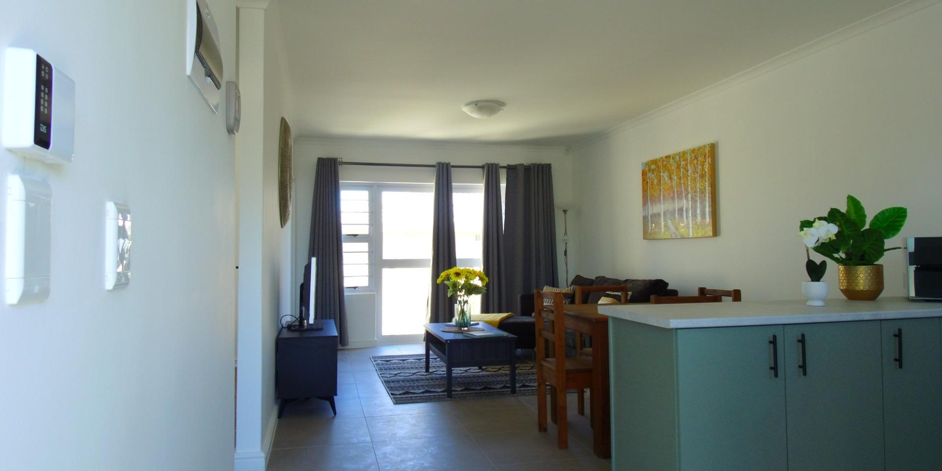 Image 3 of 6