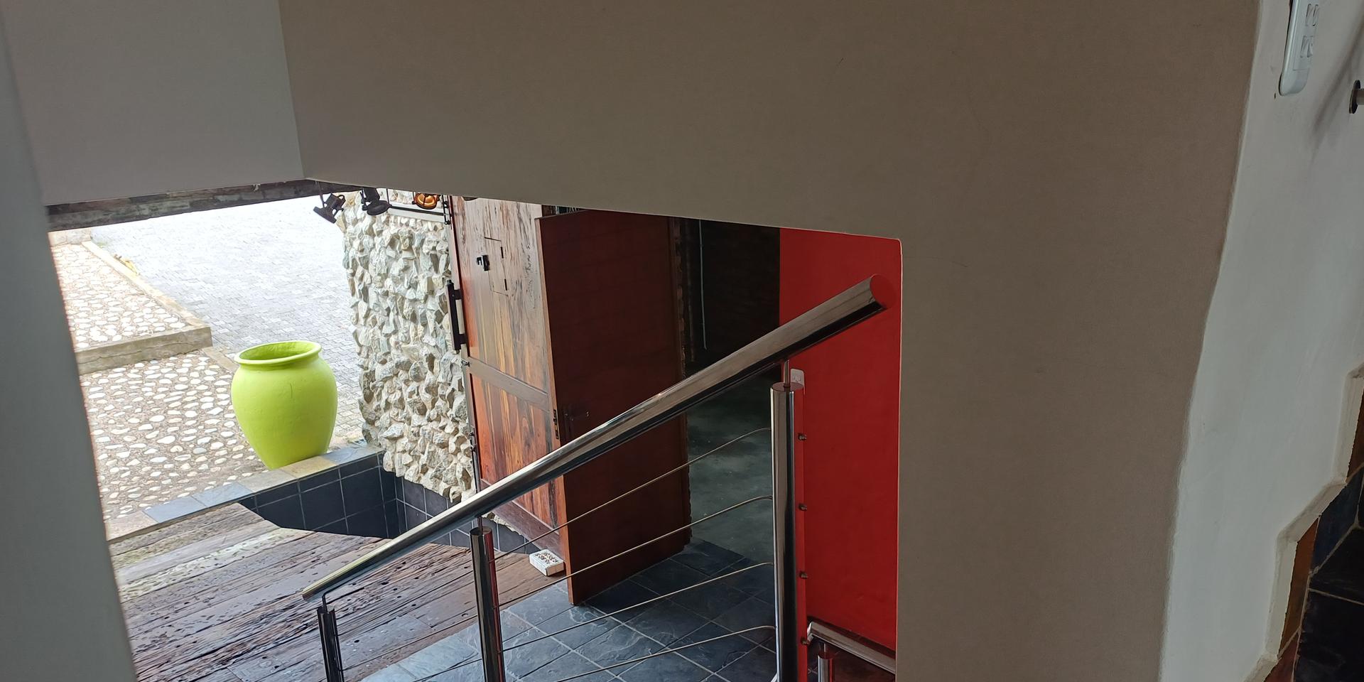 Image 4 of 6