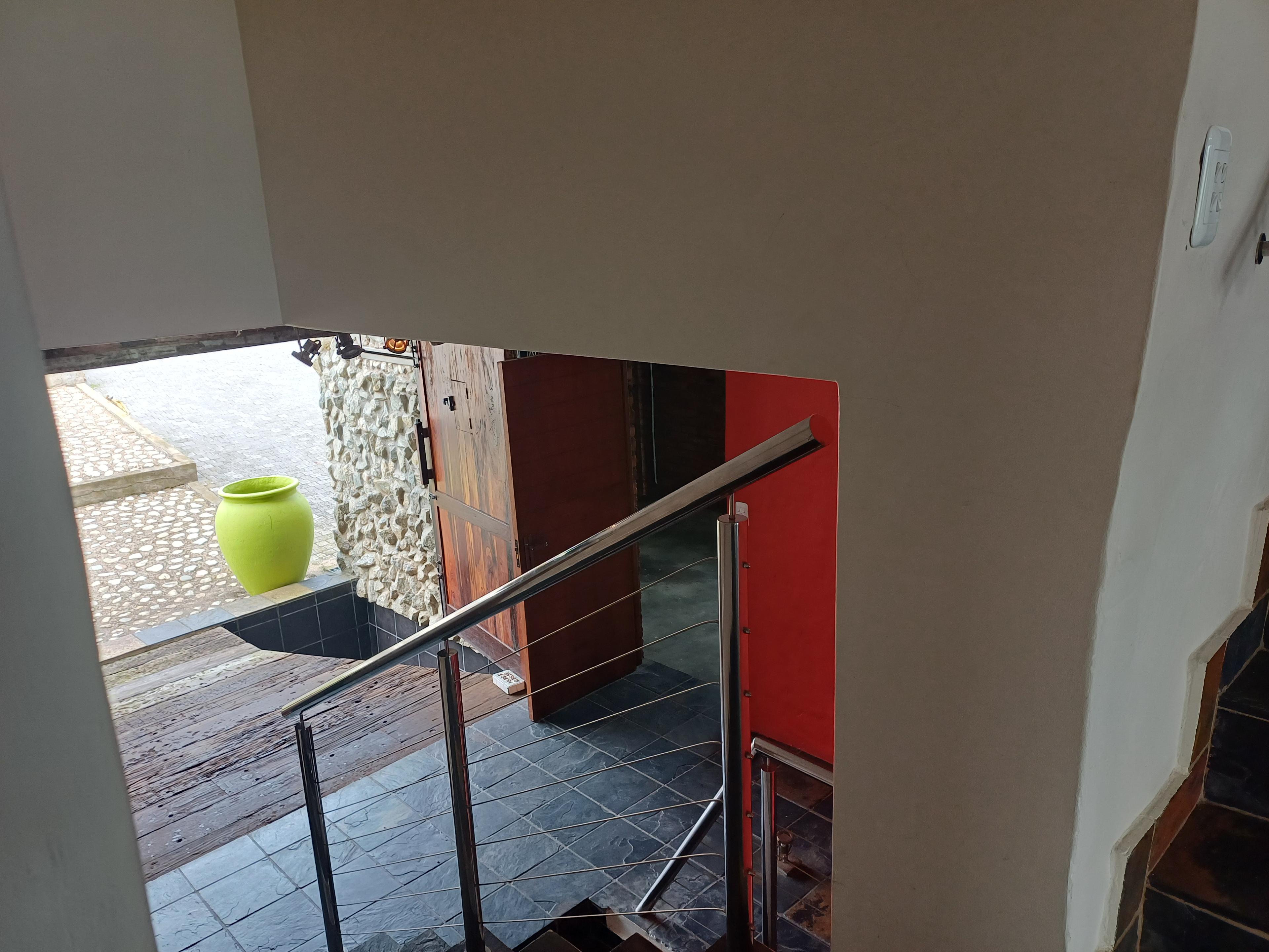 Image 4 of 6