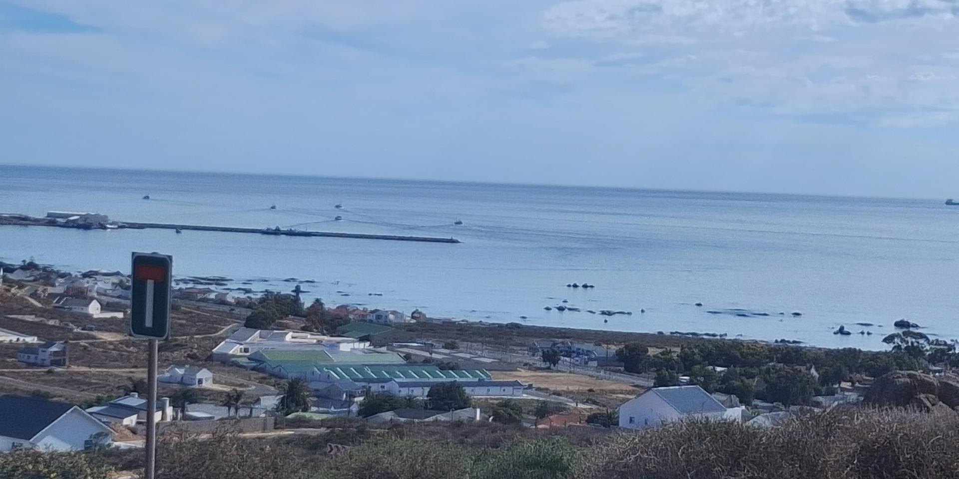 Image 2 of 6