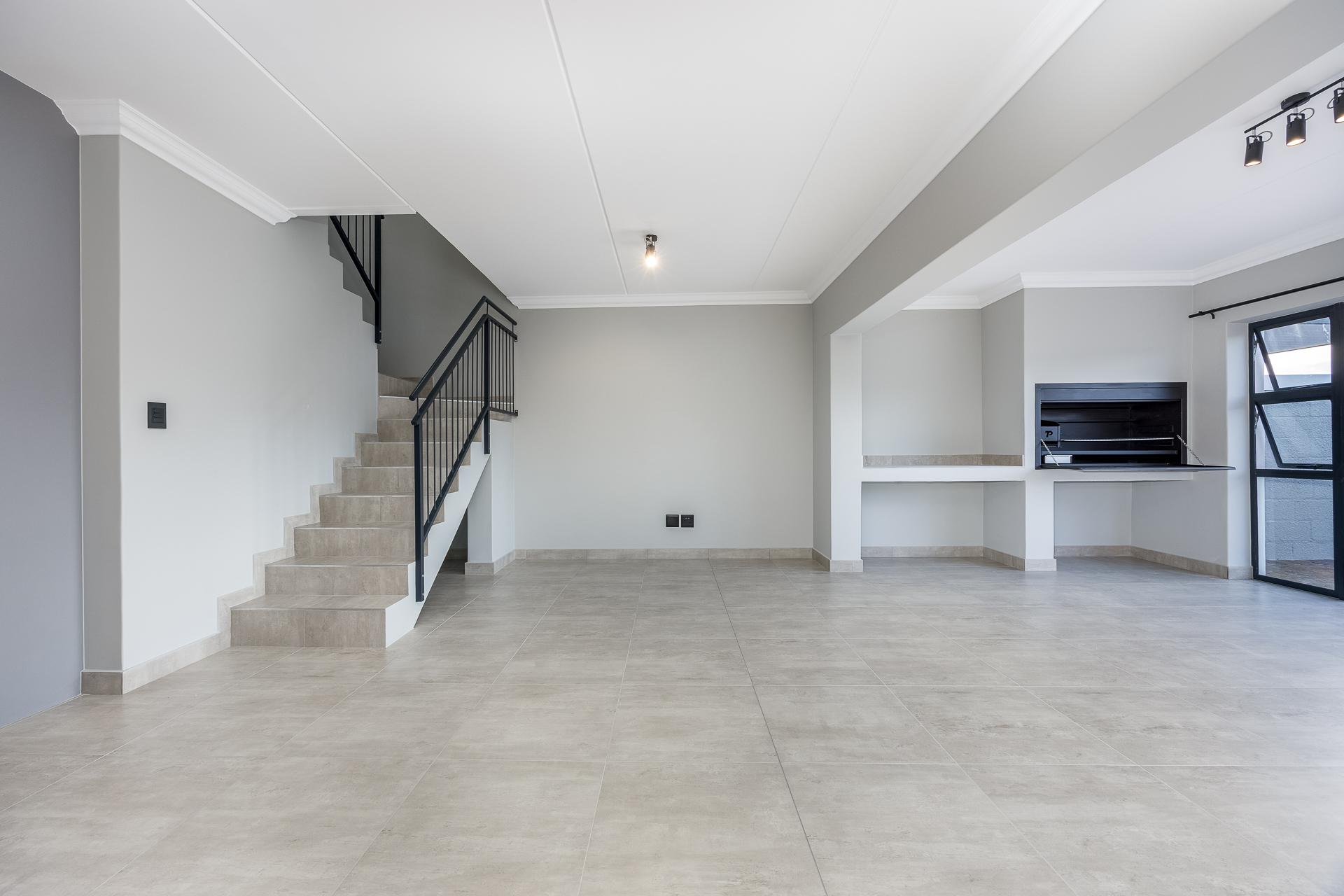 Image 4 of 6