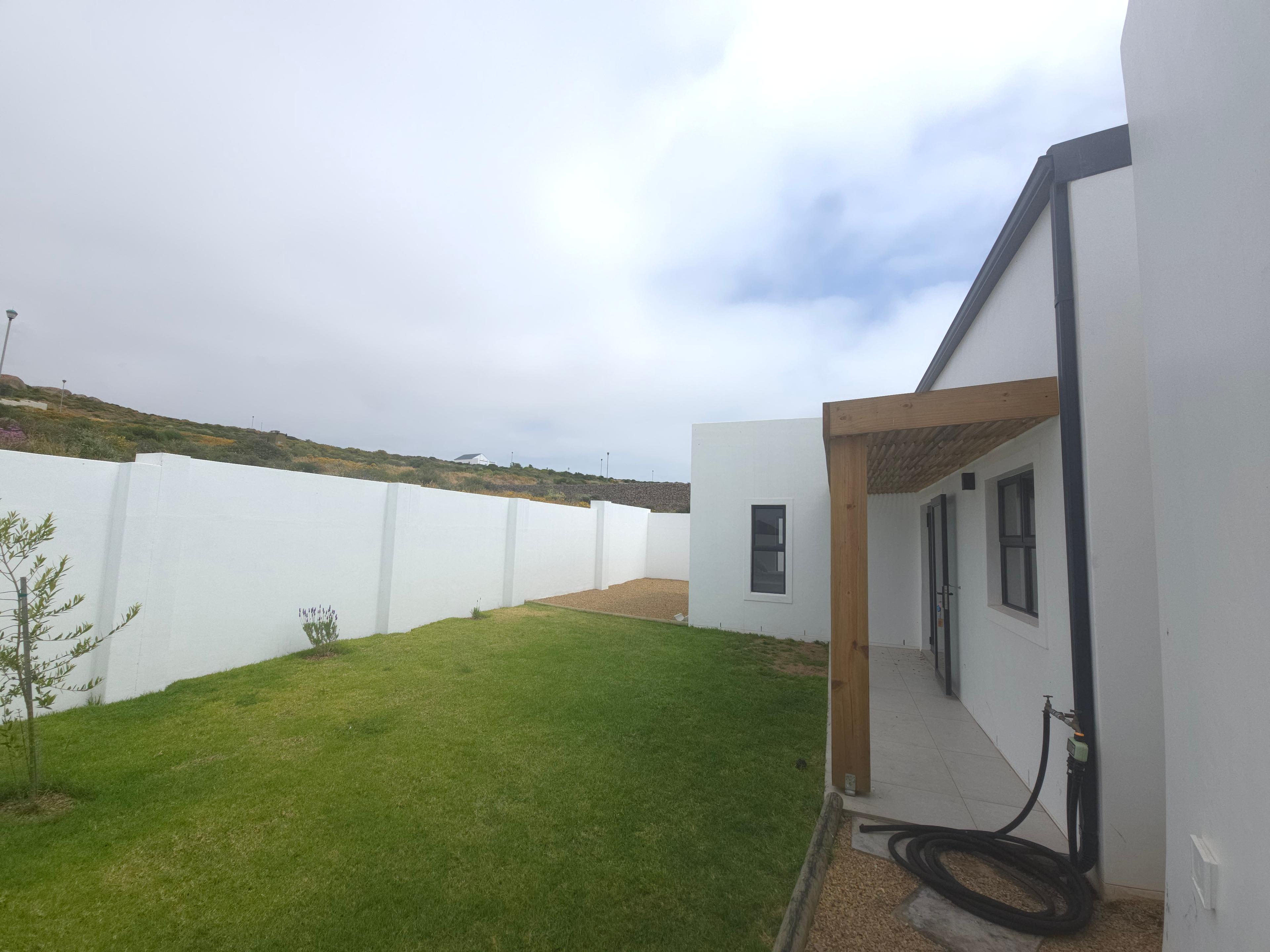 Image 4 of 6