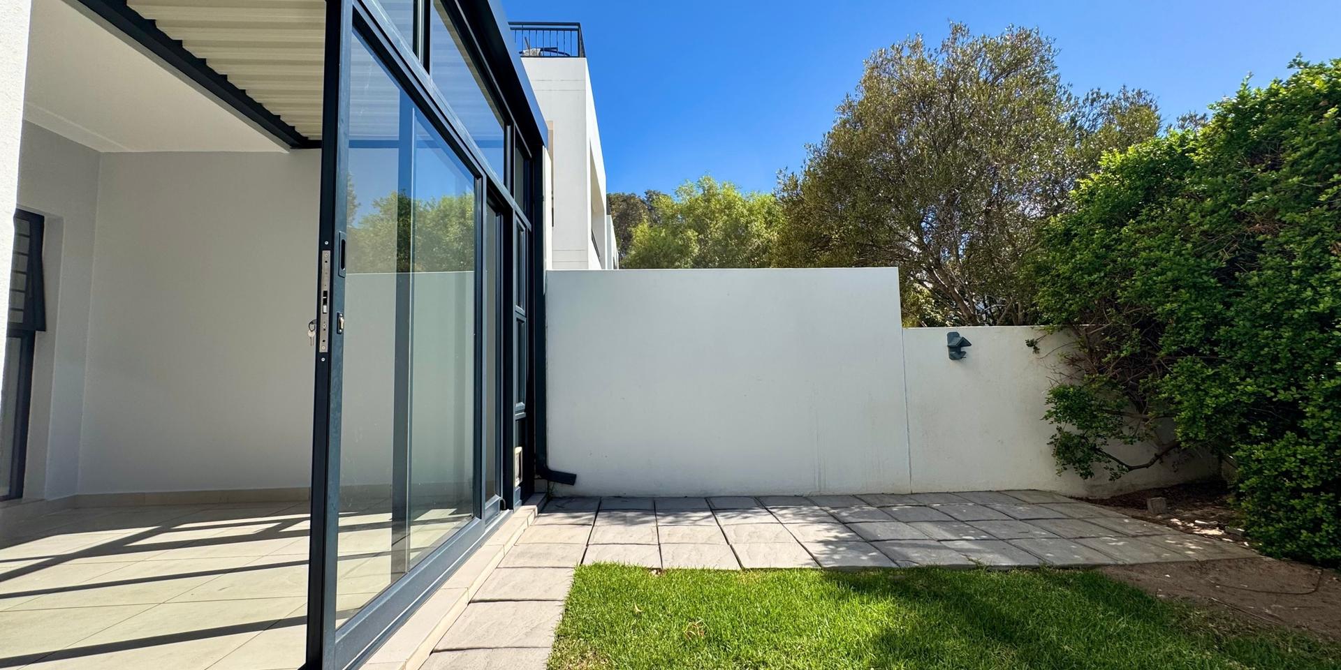 Image 2 of 6