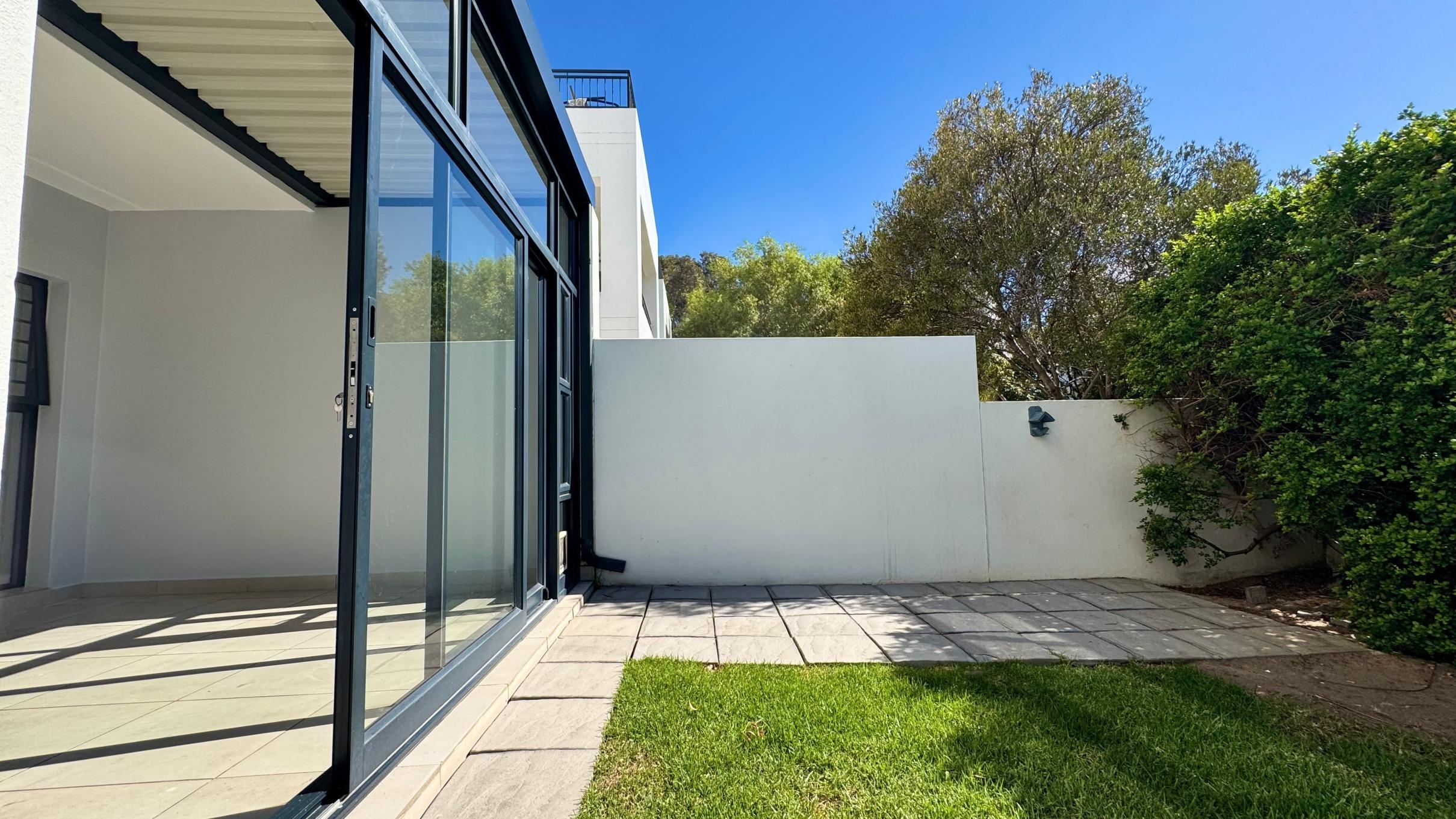 Image 2 of 6