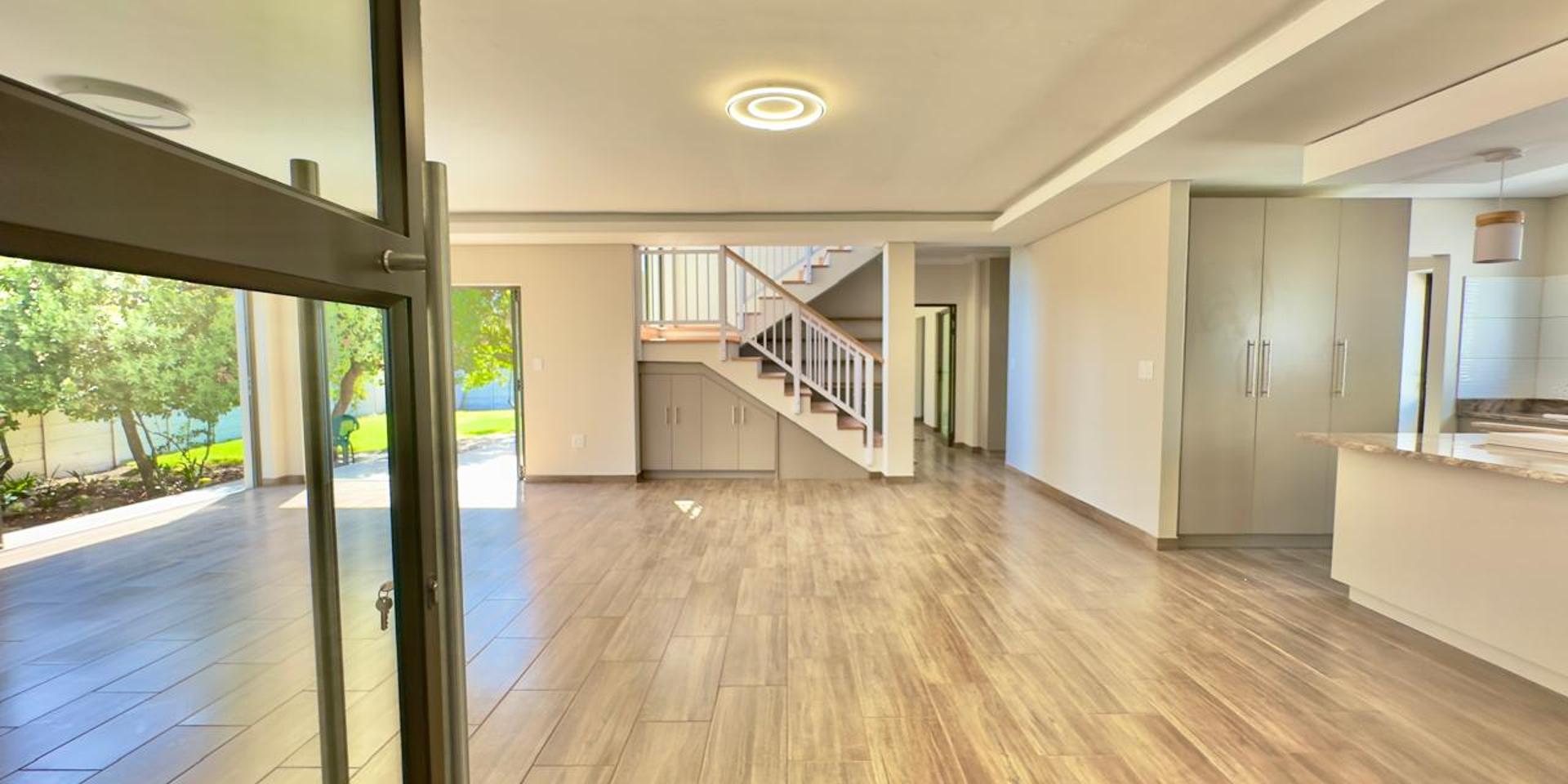 Image 4 of 6