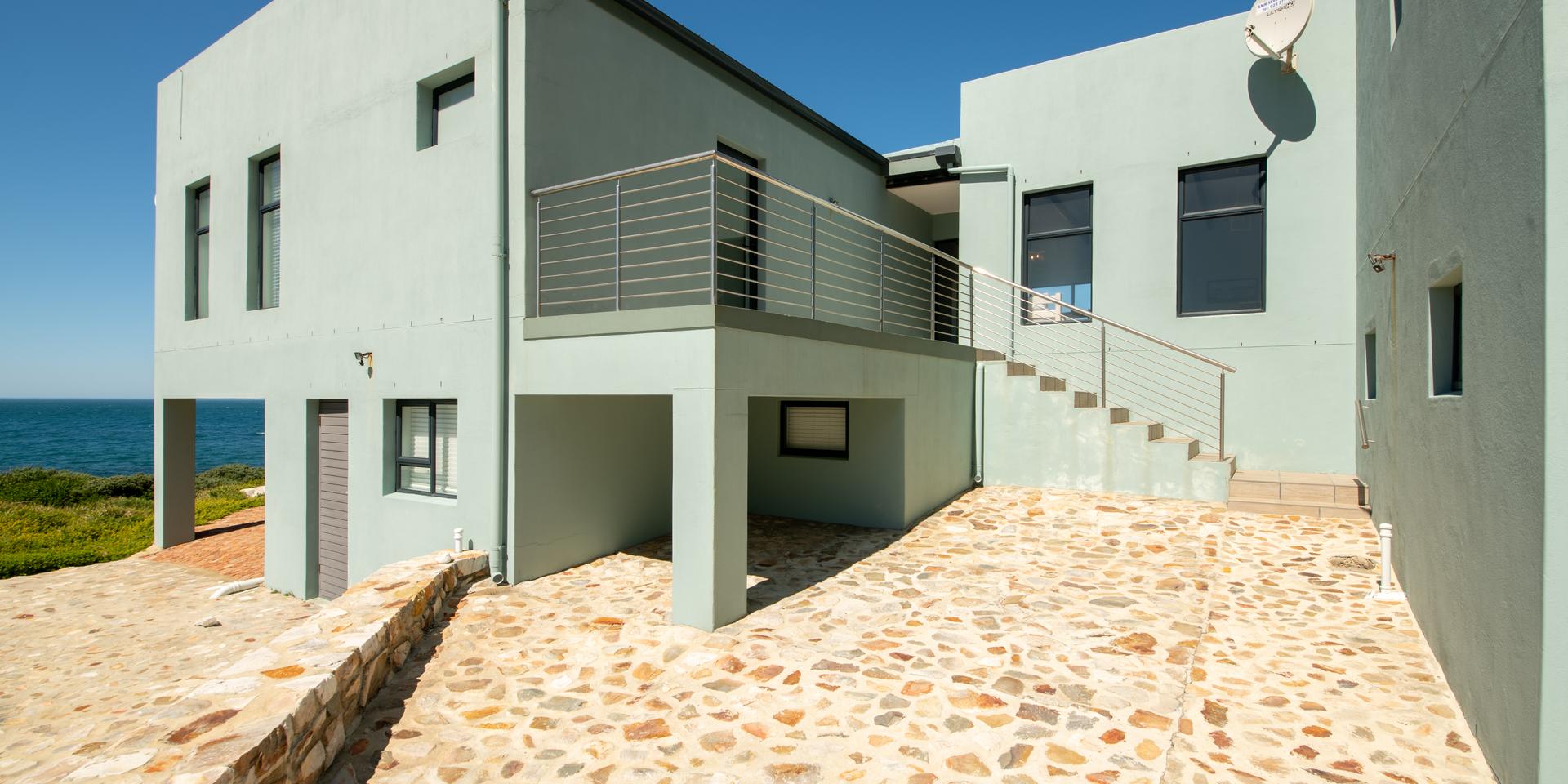 Image 2 of 6