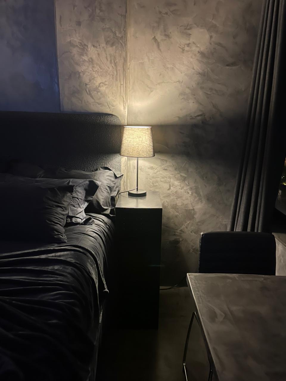 Image 2 of 6