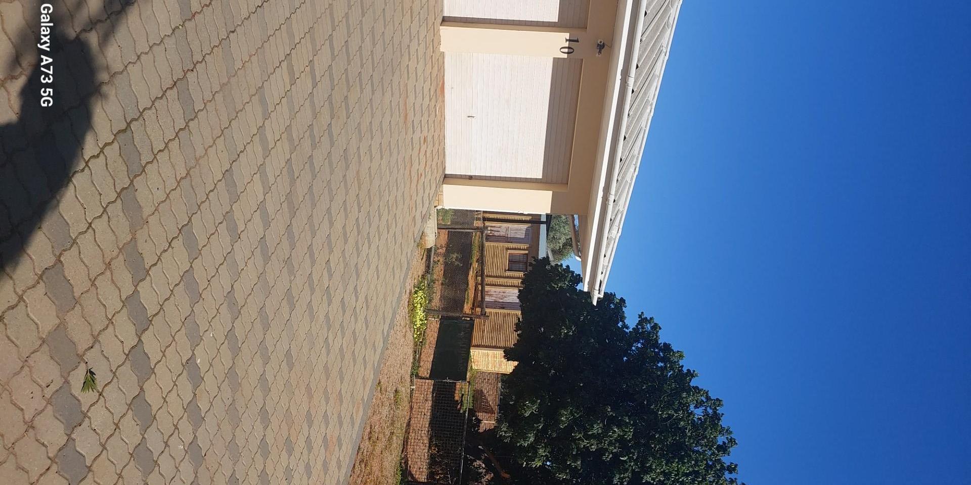 Image 4 of 6