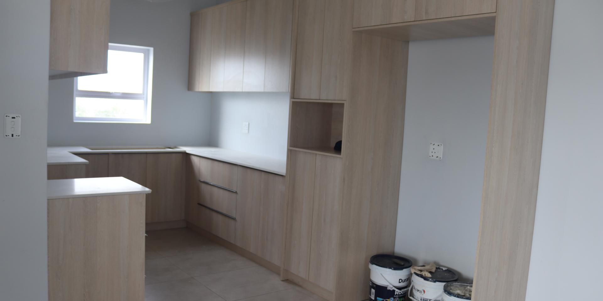 Image 4 of 6