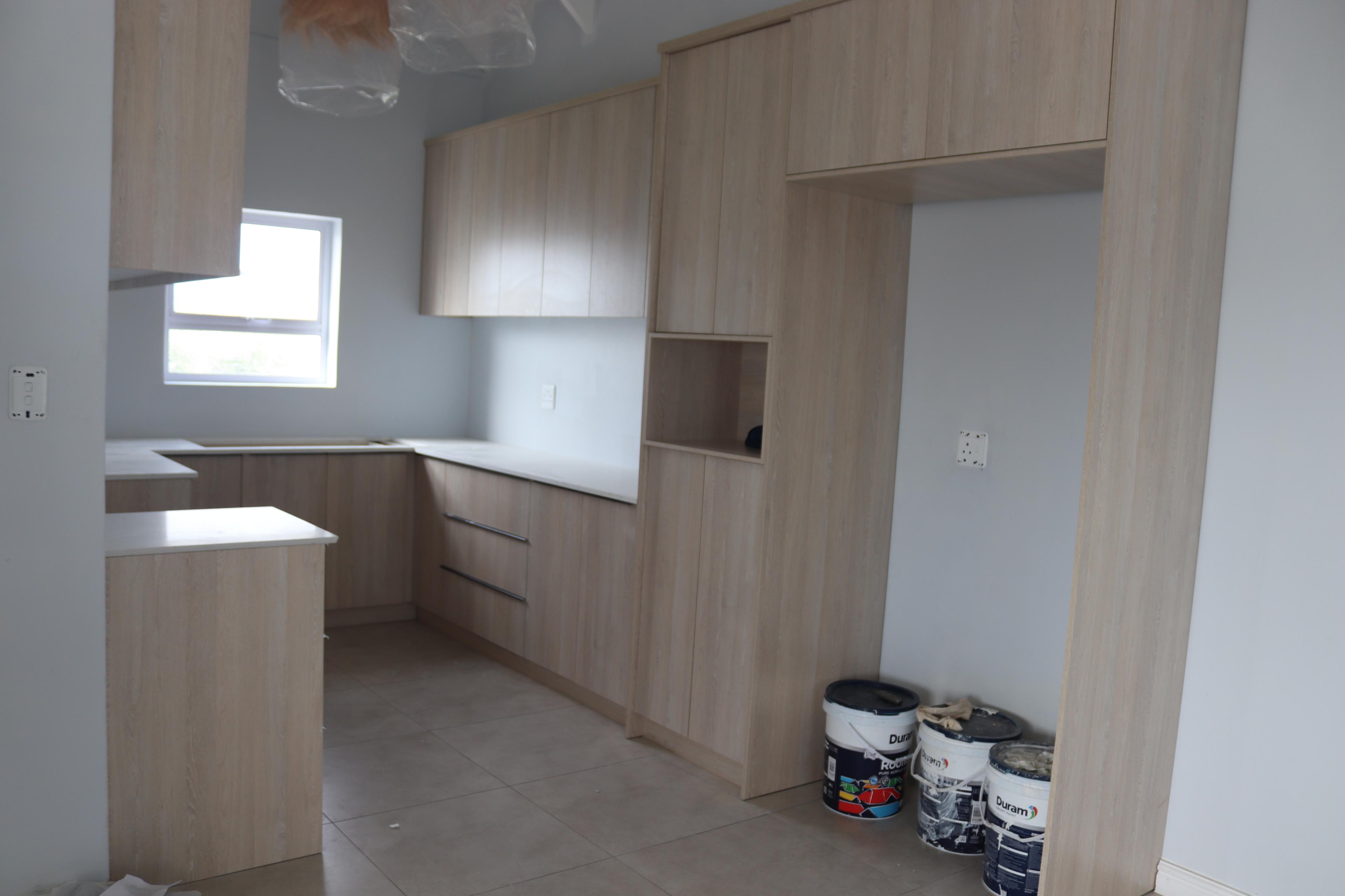 Image 4 of 6