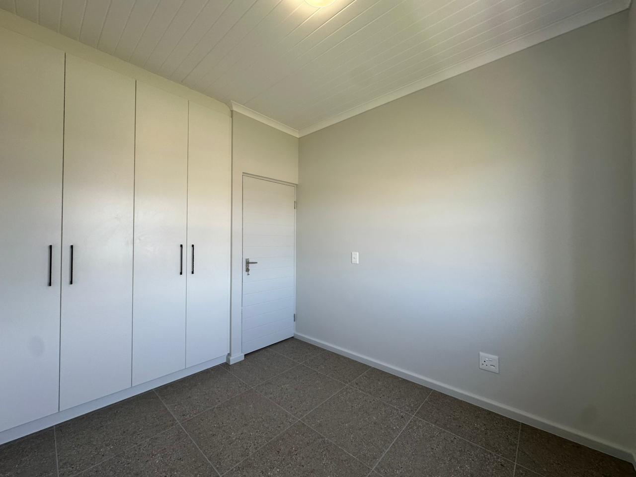 Image 4 of 6