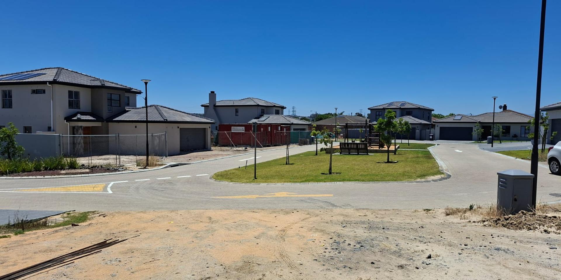 Image 2 of 6