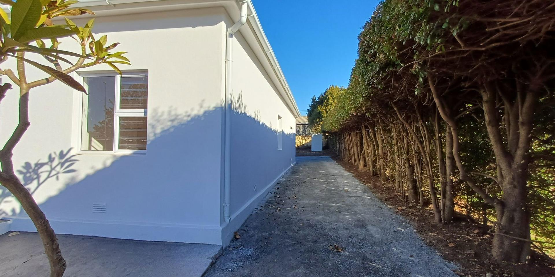 Image 3 of 6